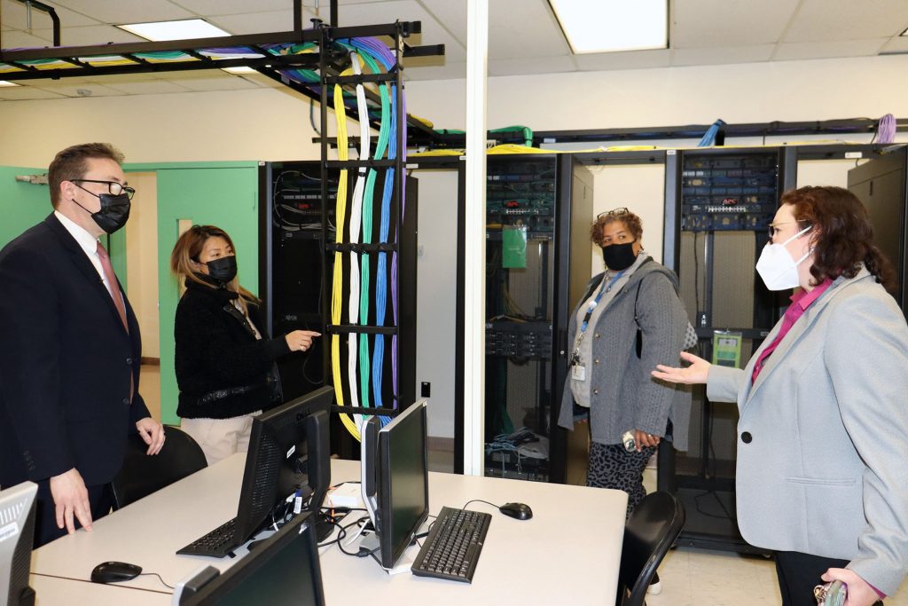 New Jersey State Assemblyman and Deputy Majority Leader P. Christopher Tully (D-38), Assemblywoman Ellen Park (D-37), Assemblywoman Linda Carter (D-22) and Bergen Dean of Math, Science and Technology Emily Vandalovsky, Ph.D., recently toured the College’s cybersecurity classrooms.